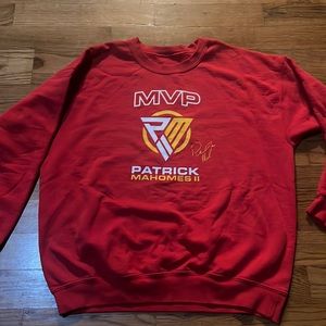 Patrick Mahomes MVP NFL Football KC Chiefs red crewneck sweatshirt sz Large